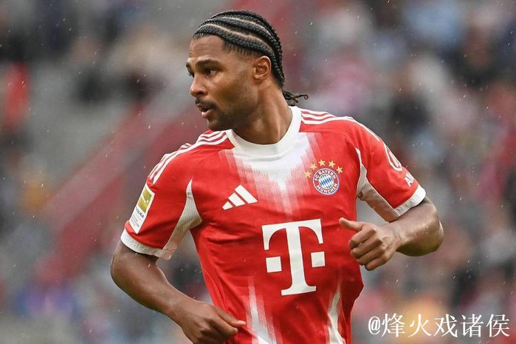 拜仁与格纳布里进行续约谈判